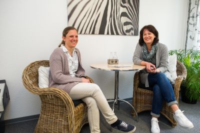 Nina Buil und Andrea Hermanns, Leiterin des Frauenhauses Nina Buil und Andrea Hermanns, Leiterin des Frauenhauses